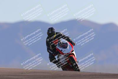 media/Nov-06-2023-Moto Forza (Mon) [[ce023d0744]]/3-Intermediate Group/Session 5 (Turn 9)/